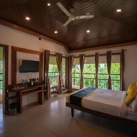 Kingmaker'S Plantation With River Stream Madikeri Exterior photo