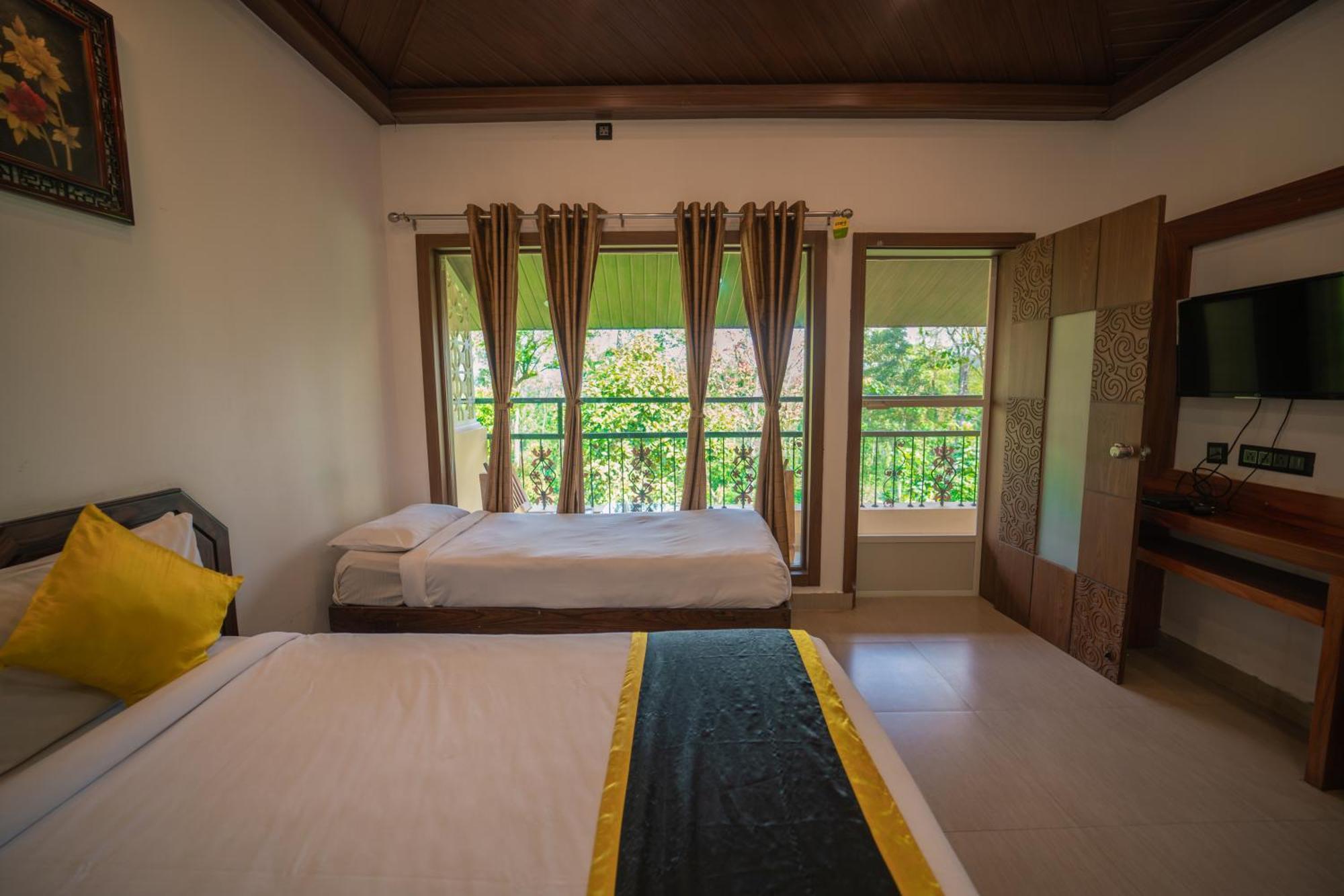 Kingmaker'S Plantation With River Stream Madikeri Exterior photo