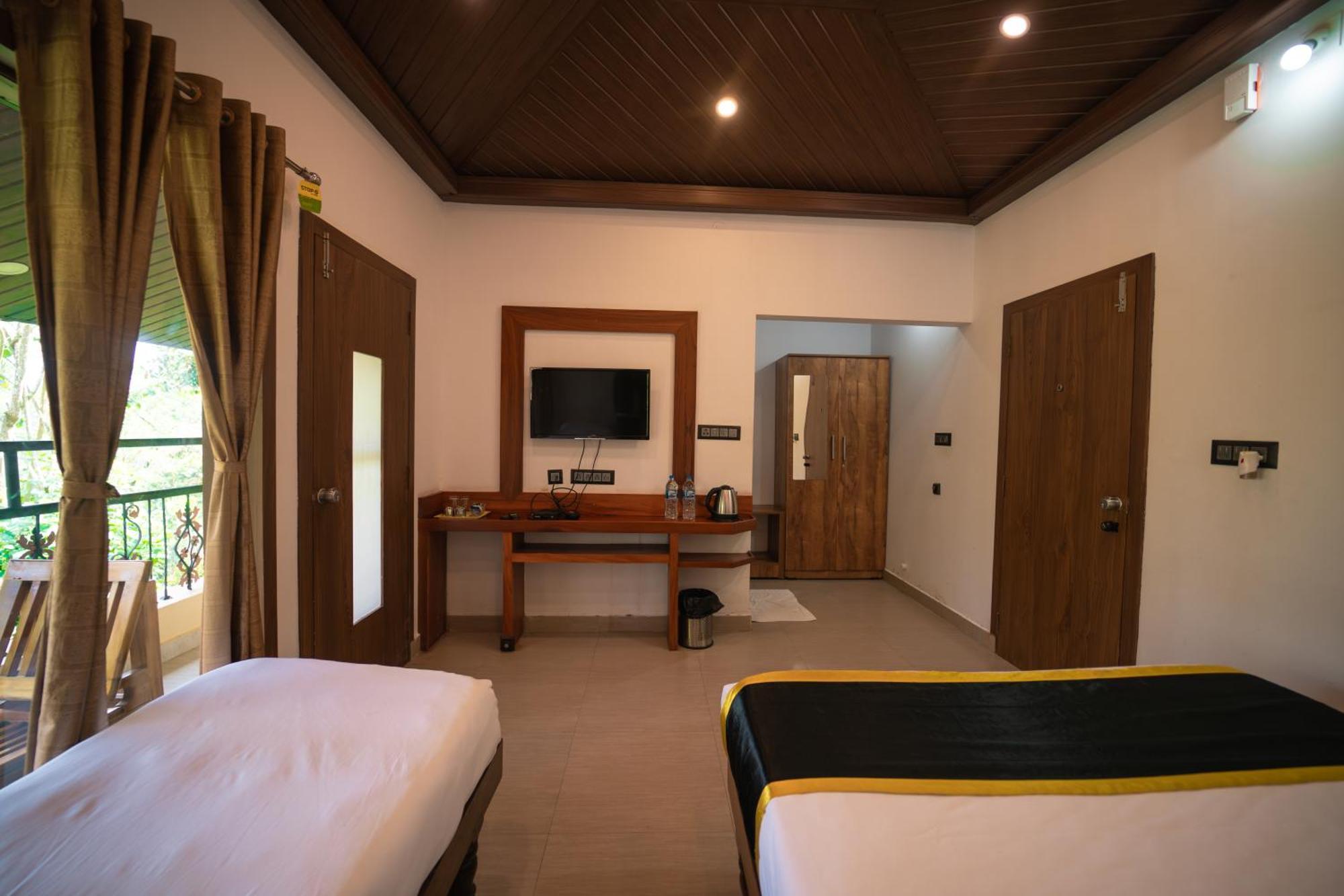 Kingmaker'S Plantation With River Stream Madikeri Exterior photo