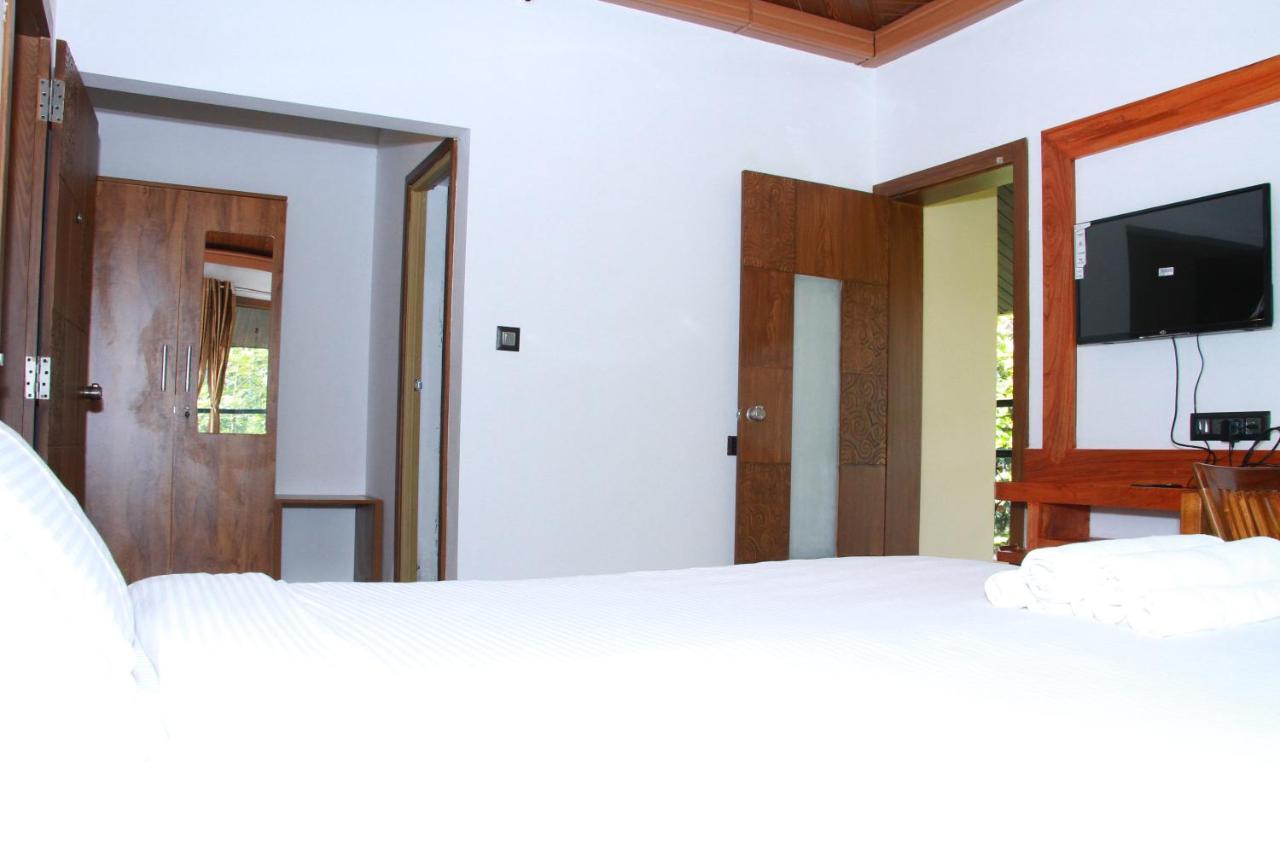 Kingmaker'S Plantation With River Stream Madikeri Exterior photo
