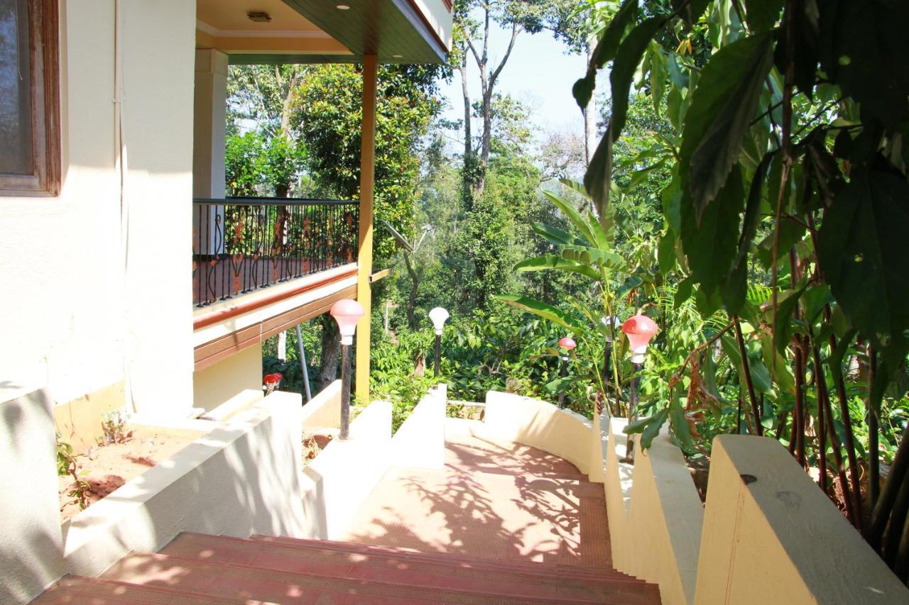 Kingmaker'S Plantation With River Stream Madikeri Exterior photo